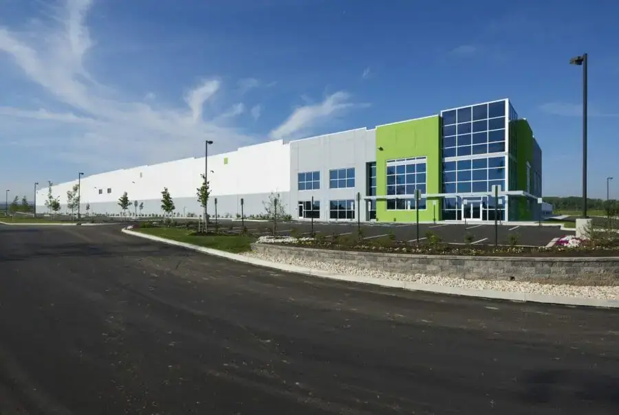 Goodman facility - front of building & parking lot - e-commerce & fulfillment center construction project